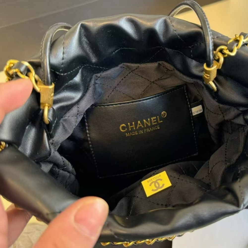 Chanel 22 Mini Handbag Shiny And Gold Tone Metal Black 20cm AS3980 B19059 94305 - Image 8