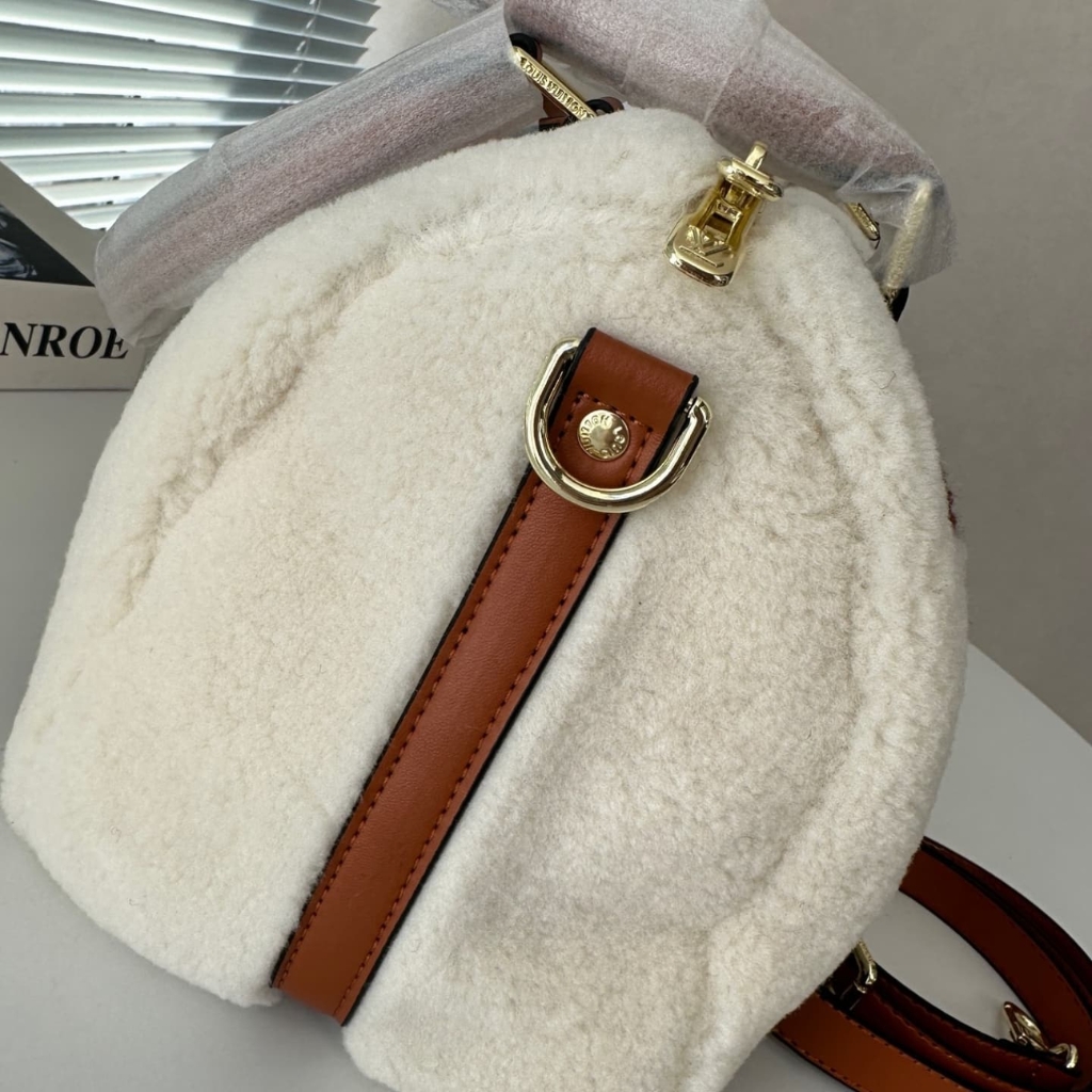 Louis Vuitton Speedy Bandoulière 25 Shearling Handle Bag Crème Brown 25Cm M23468 - Image 6