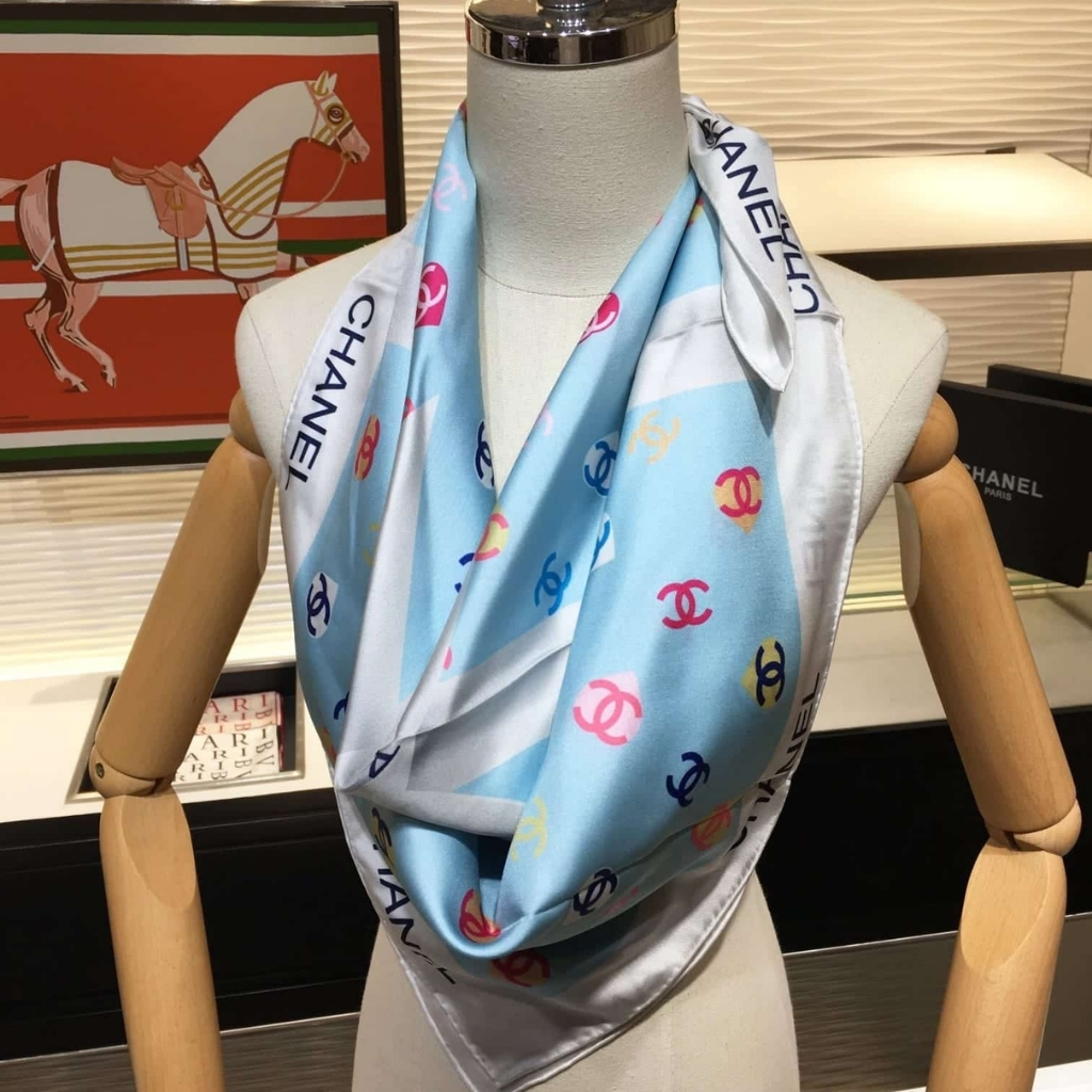 Chanel Square Scarf Silk Twill Ecru And Blue 90cm AA7446 B05145 NB733 - Image 6