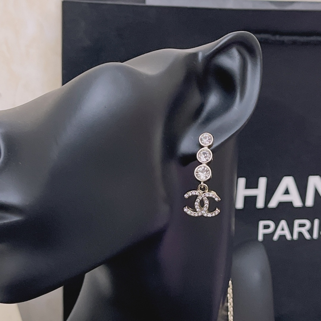 Chanel Dangle Earrings Crystals Gold - Image 6