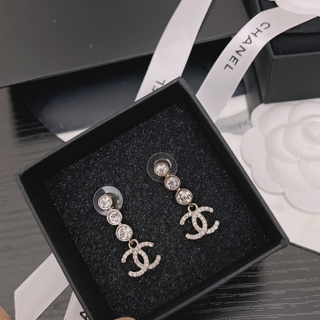 Chanel Dangle Earrings Crystals Gold - Image 5