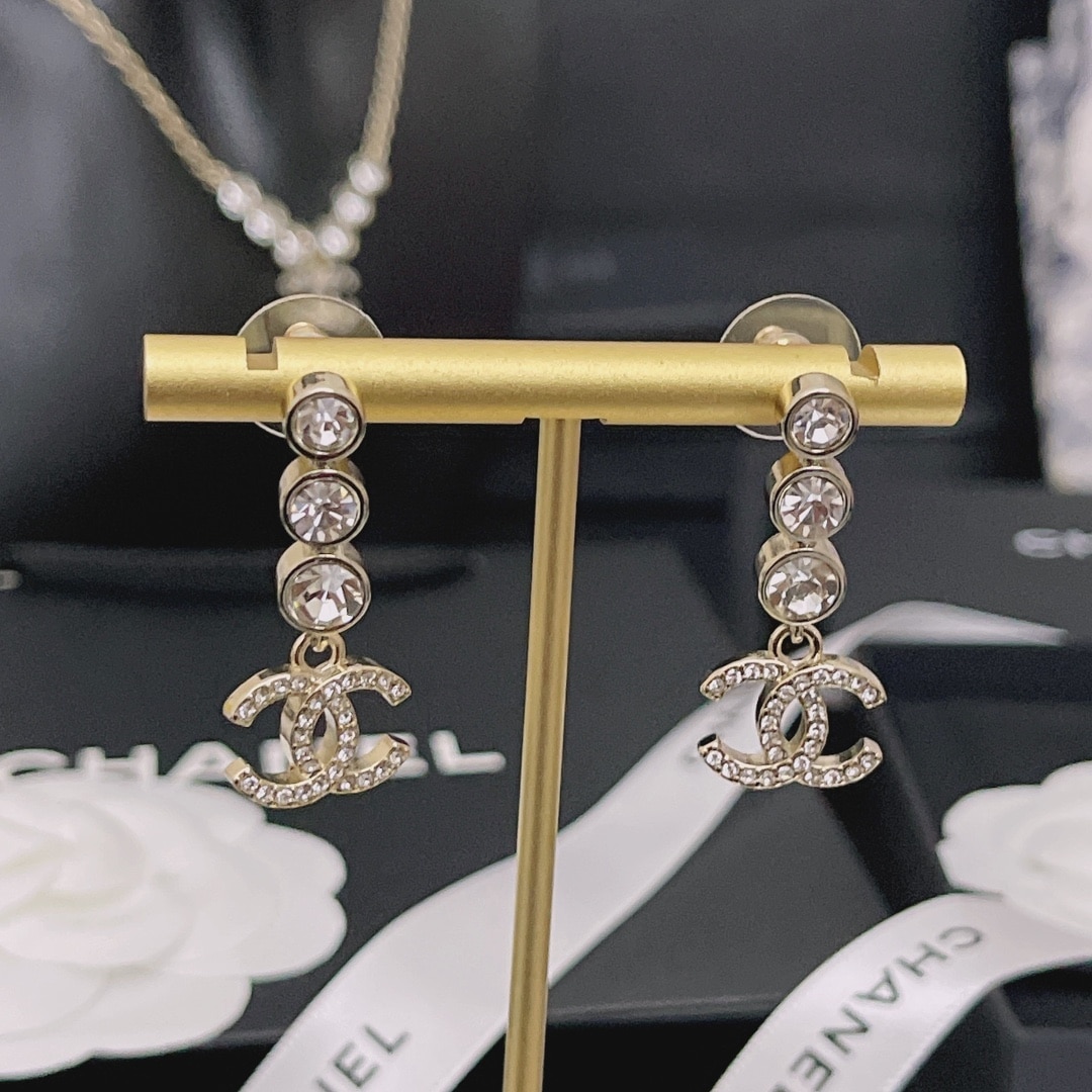 Chanel Dangle Earrings Crystals Gold - Image 4