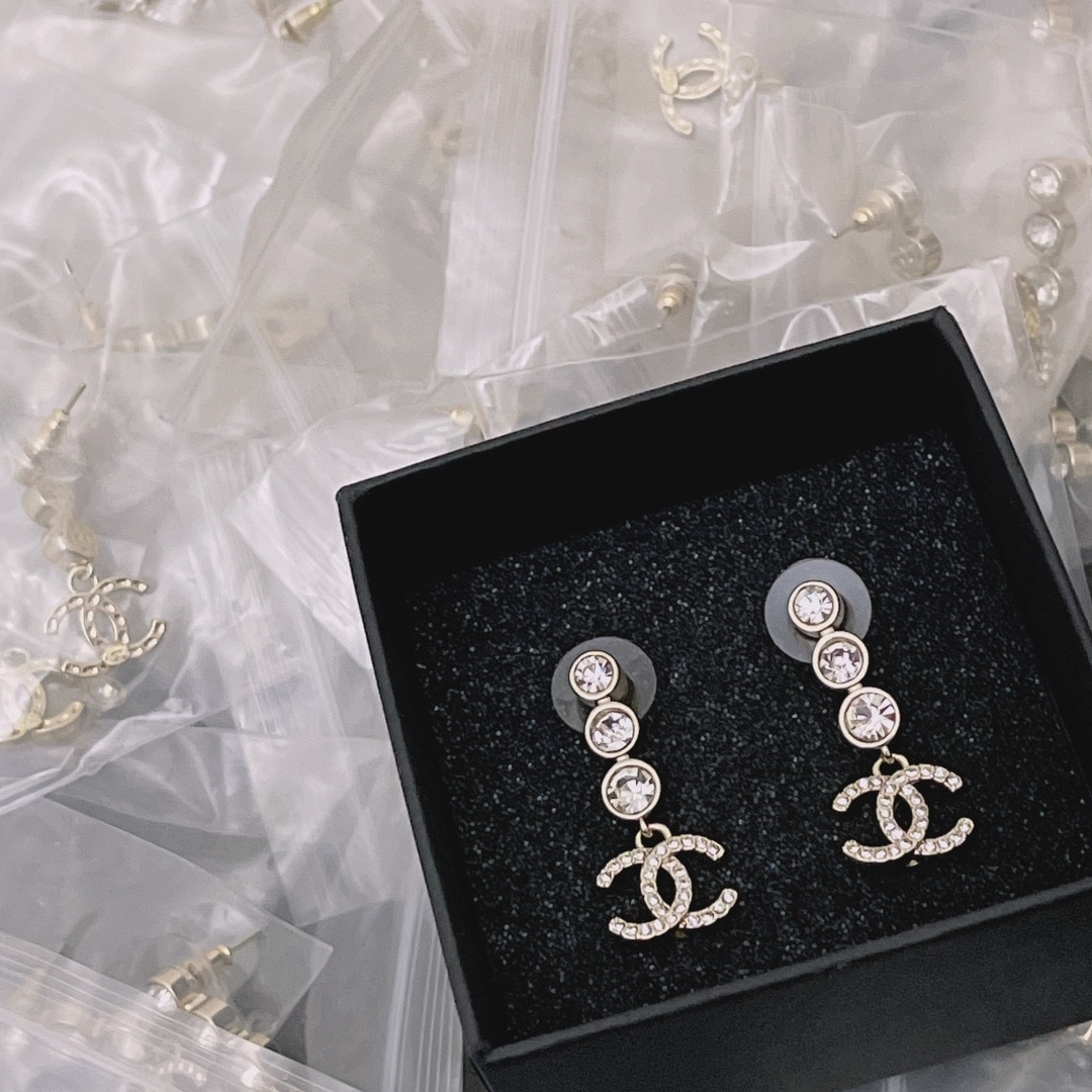 Chanel Dangle Earrings Crystals Gold - Image 3