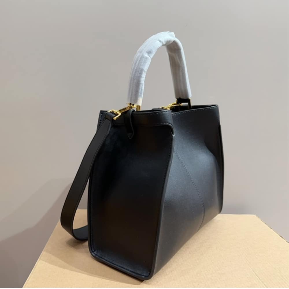 Fendi Peekaboo X Lite Medium Leather Tote Bag Black 29Cm 8BN310A5E9F19PH - Image 3