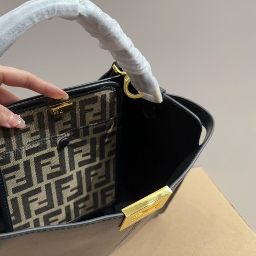 Fendi Peekaboo X Lite Medium Leather Tote Bag Black 29Cm 8BN310A5E9F19PH - Image 7
