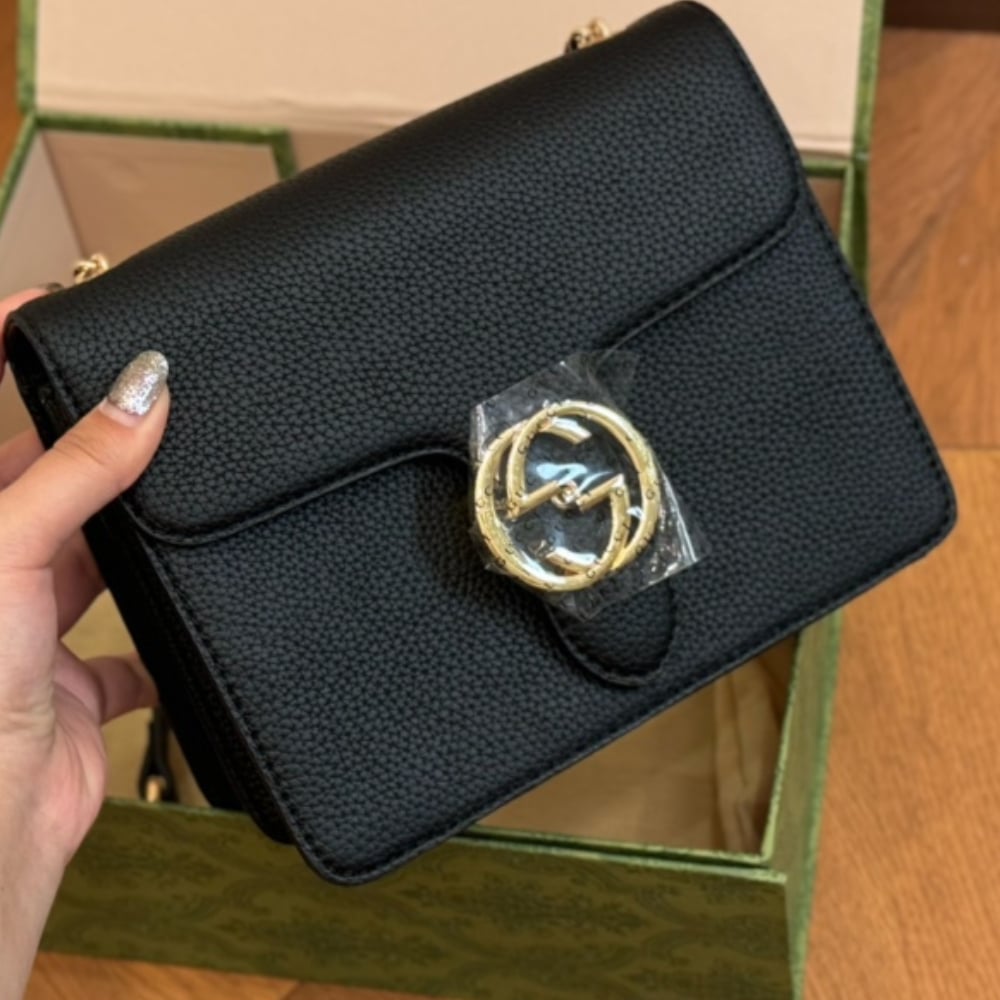 Gucci Grained Leather Chain Crossbody Bag Black 20Cm - Image 2