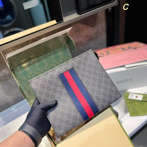 Alternative view of Gucci Gg Black Pouch 25Cm 475316 Khn4C 1095