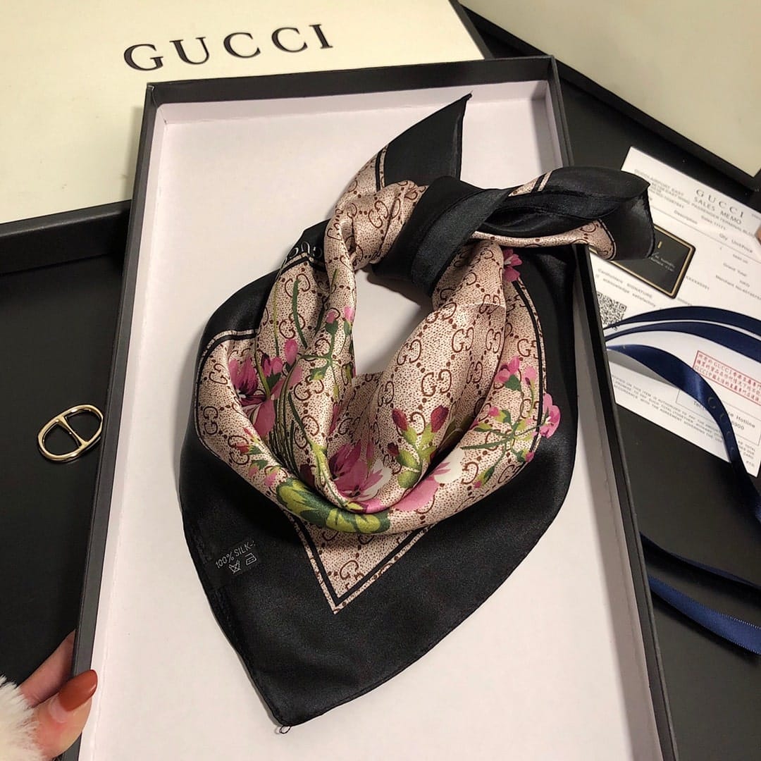 Gucci GG Blooms Silk Foulard Scarf Black 70Cm - Image 3