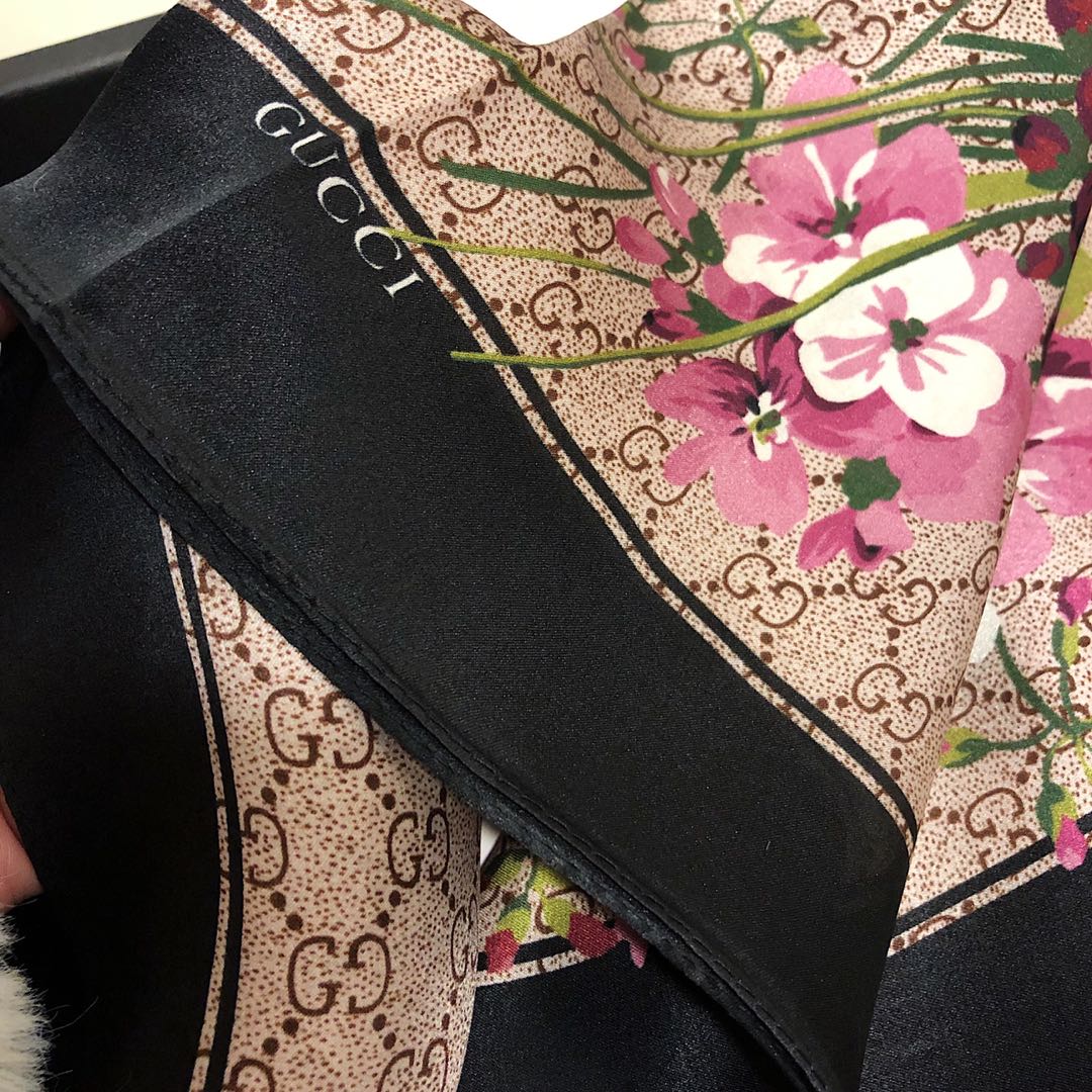 Gucci GG Blooms Silk Foulard Scarf Black 70Cm - Image 7