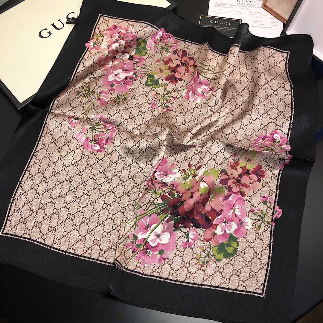 Gucci GG Blooms Silk Foulard Scarf Black 70Cm - Image 2