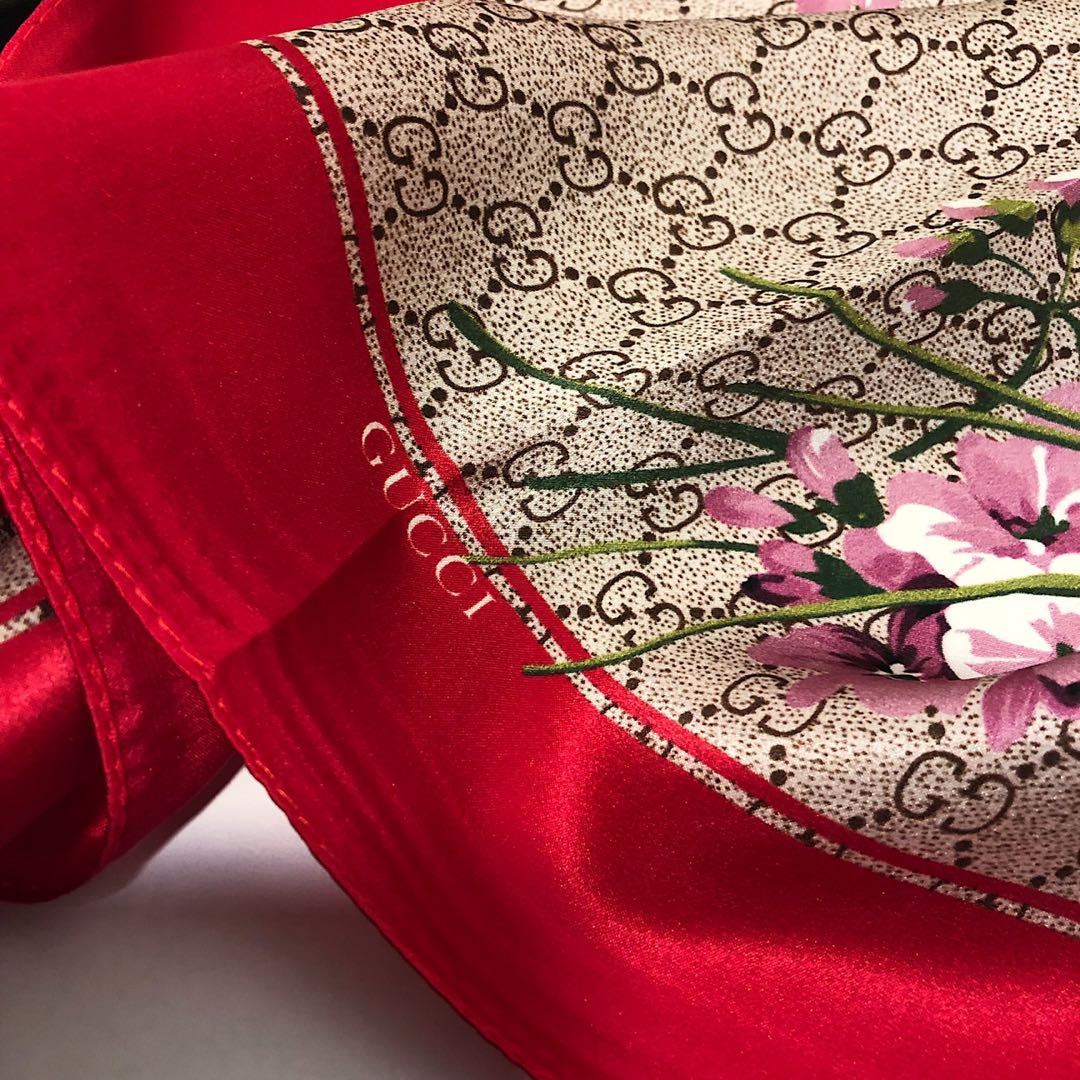 Gucci GG Blooms Silk Foulard Scarf Red 70Cm - Image 6