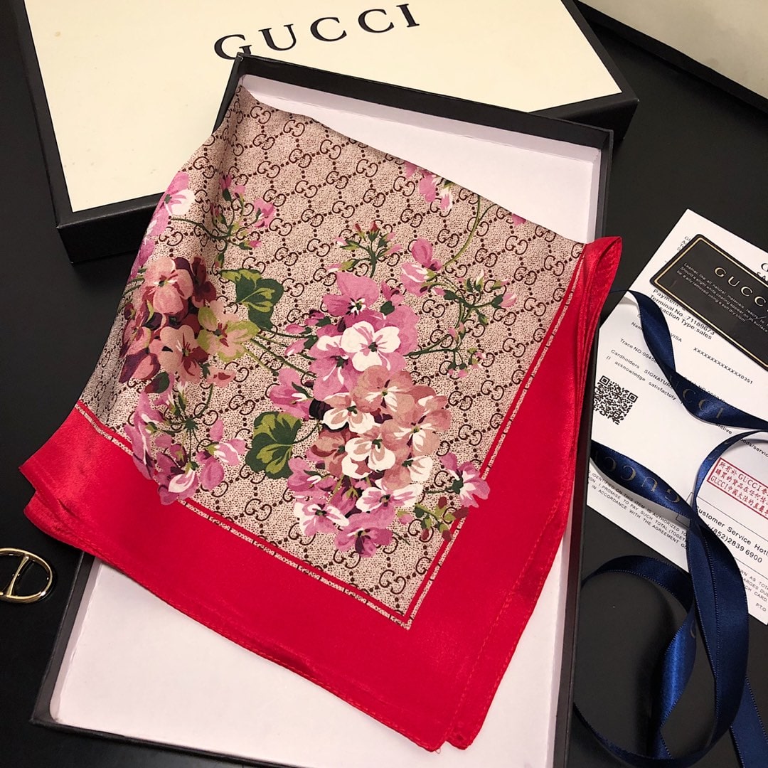 Gucci GG Blooms Silk Foulard Scarf Red 70Cm - Image 5