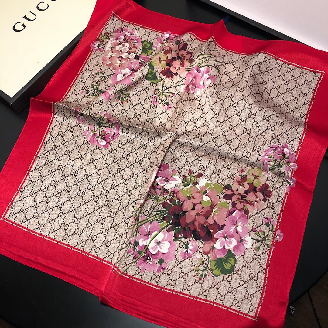 Gucci GG Blooms Silk Foulard Scarf Red 70Cm - Image 2