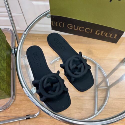 Alternative view of Gucci Women's Interlocking G Rubber Slide Sandal Black ‎780307 J8700 1000