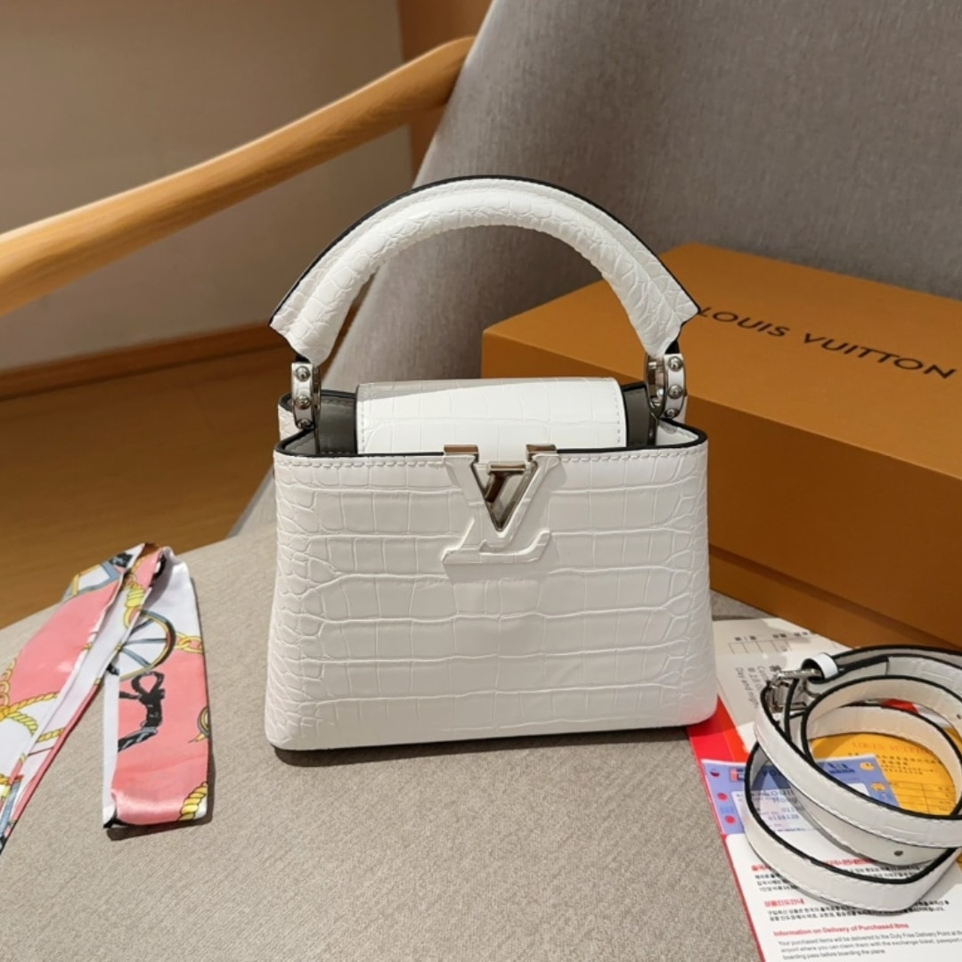 Louis Vuitton Capucines Mini Shiny Textured Leather Handbag White 21Cm N93701 - Image 9
