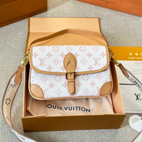 Alternative view of Louis Vuitton Diane Monogram Canvas Shoulder Bag Cream Beige 24Cm