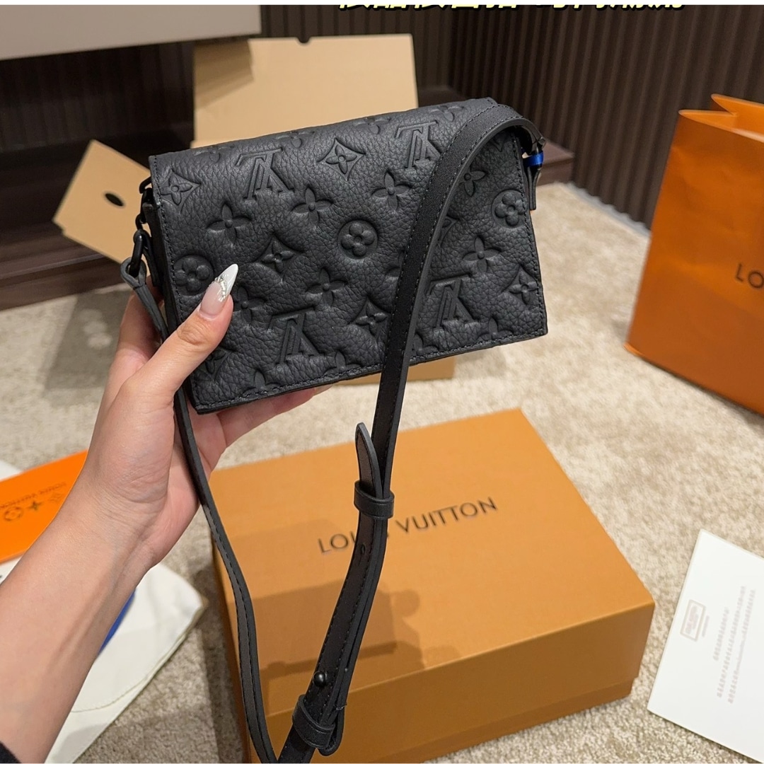 Louis Vuitton Steamer Monogram Leather Wearable Wallet Black 17Cm M81746 - Image 2