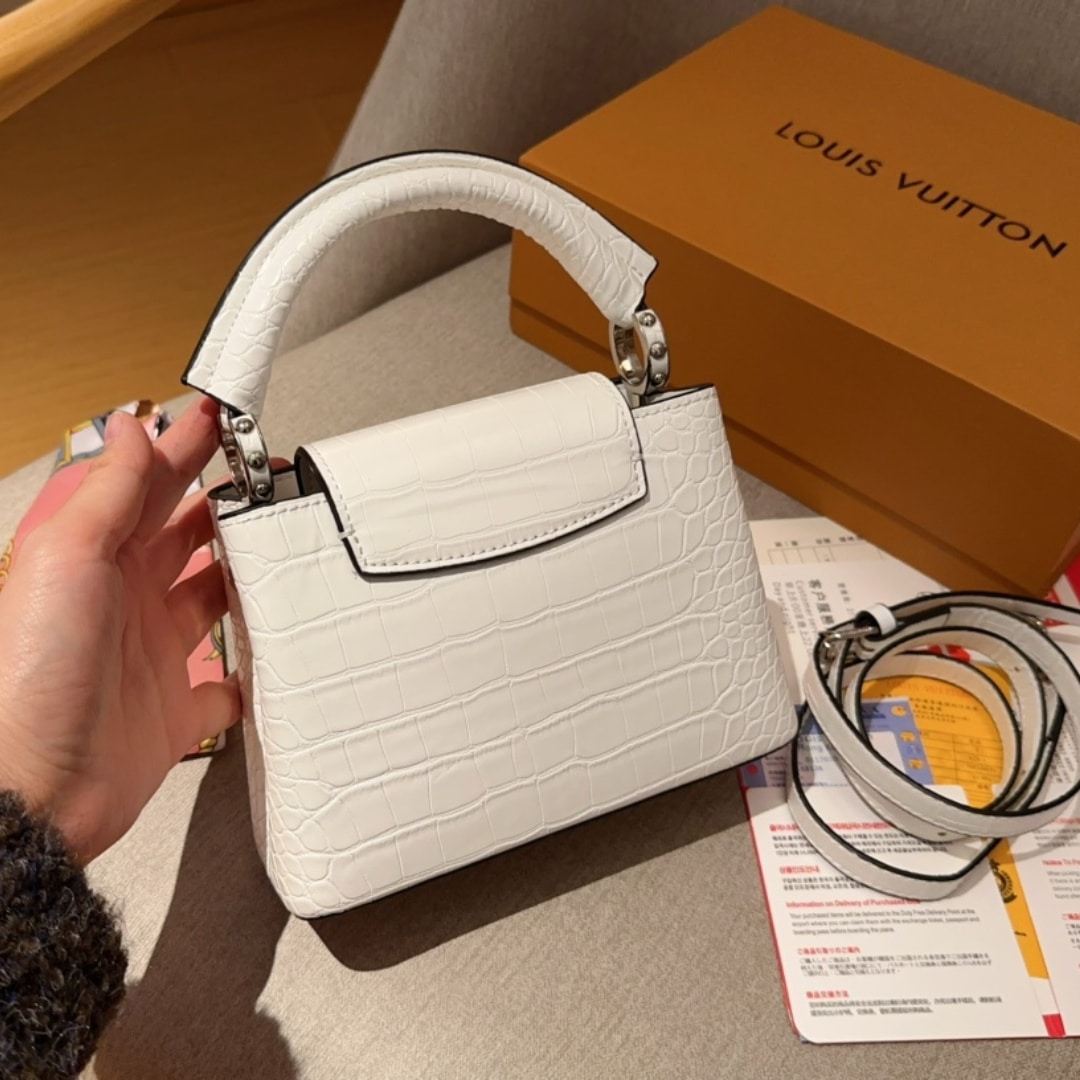 Louis Vuitton Capucines Mini Shiny Textured Leather Handbag White 21Cm N93701 - Image 5