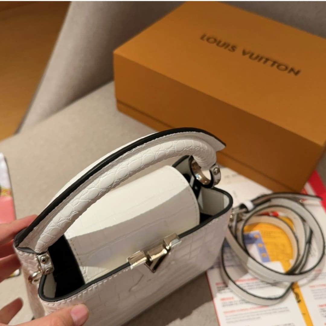 Louis Vuitton Capucines Mini Shiny Textured Leather Handbag White 21Cm N93701 - Image 6