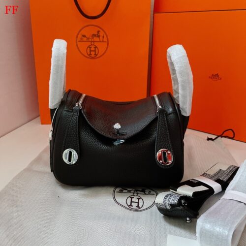 Alternative view of Hermes Lindy Mini Bag With Silver Hardware Black 20Cm