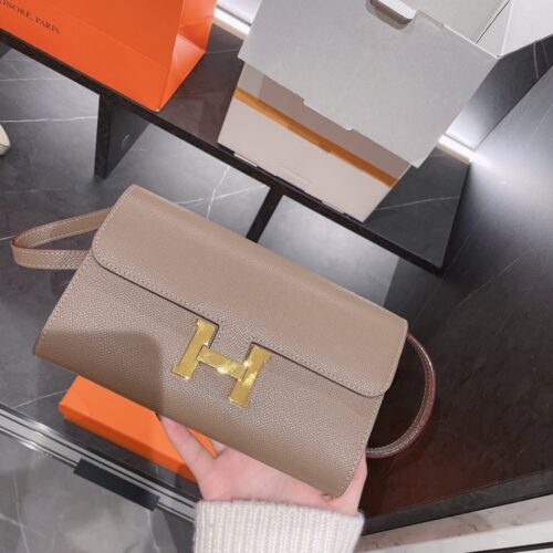 Alternative view of Hermès Constance To Go Wallet Epsom Crossbody Bag Etoupe 21Cm H080125CC18