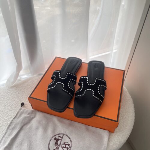 Alternative view of Hermes Oran Sandal Noir H232161Zv02350