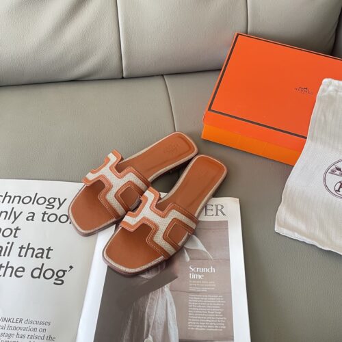 Alternative view of Hermes Oran Sandal Golden Beige H221106Z 79360