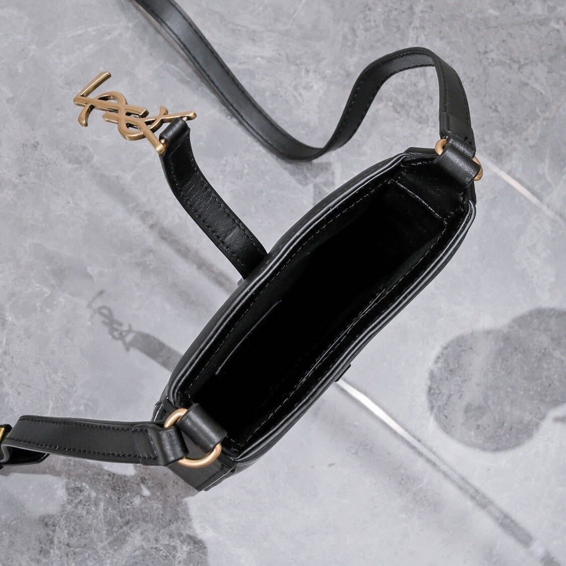 Saint Laurent Le 5 A 7 Mini Vertical In Shiny Leather With Bronze Metal In Black 19cm 7352142R20W1000 - Image 8