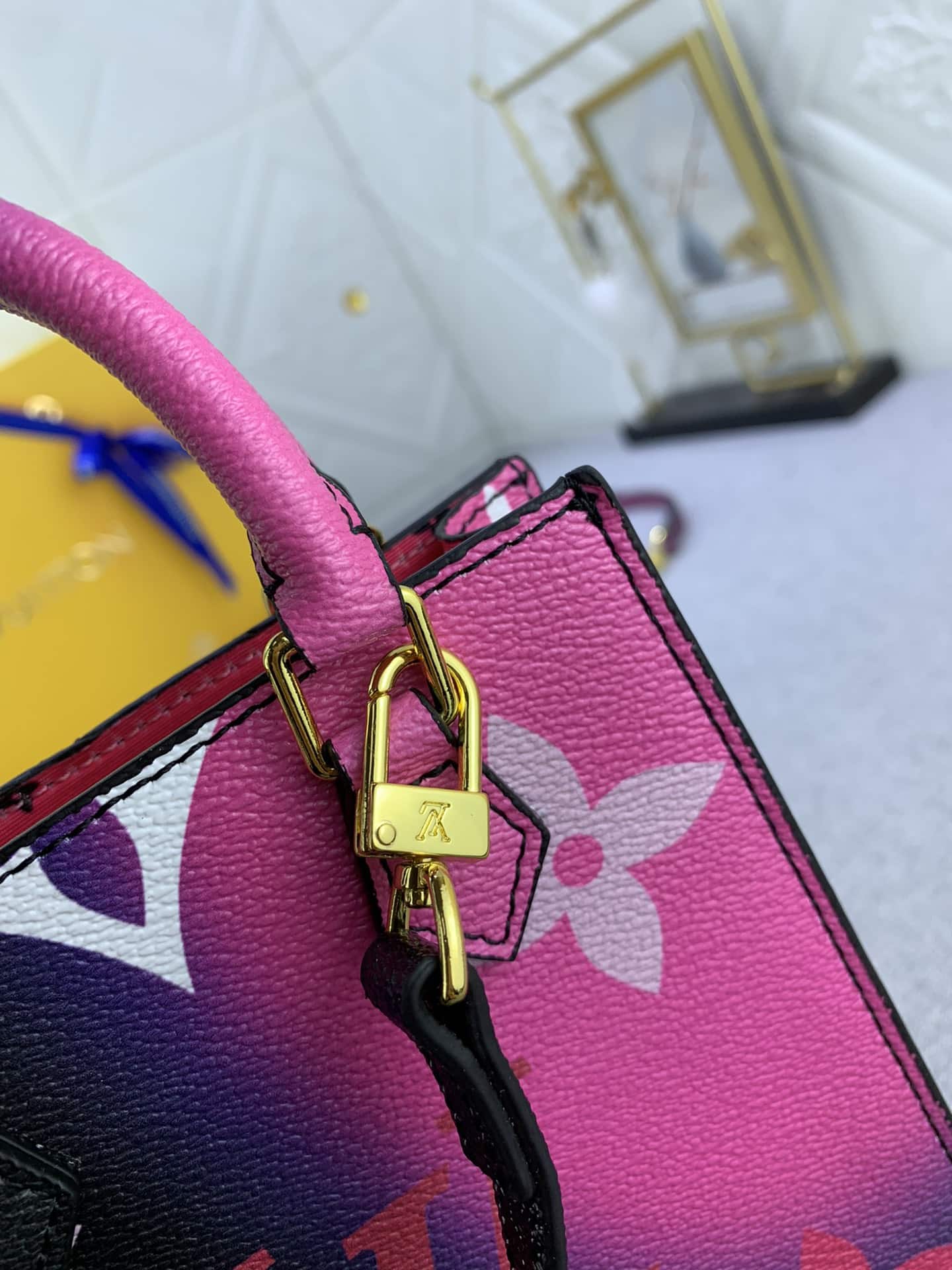 Louis Vuitton Petit Sac Plat Monogram Crossbody Bag Black And Pink 17Cm - Image 4