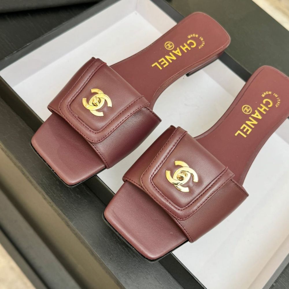 Chanel Leather Mules With Signature CC Logo Dusty Rose - Image 6