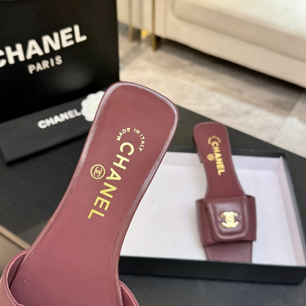 Chanel Leather Mules With Signature CC Logo Dusty Rose - Image 8