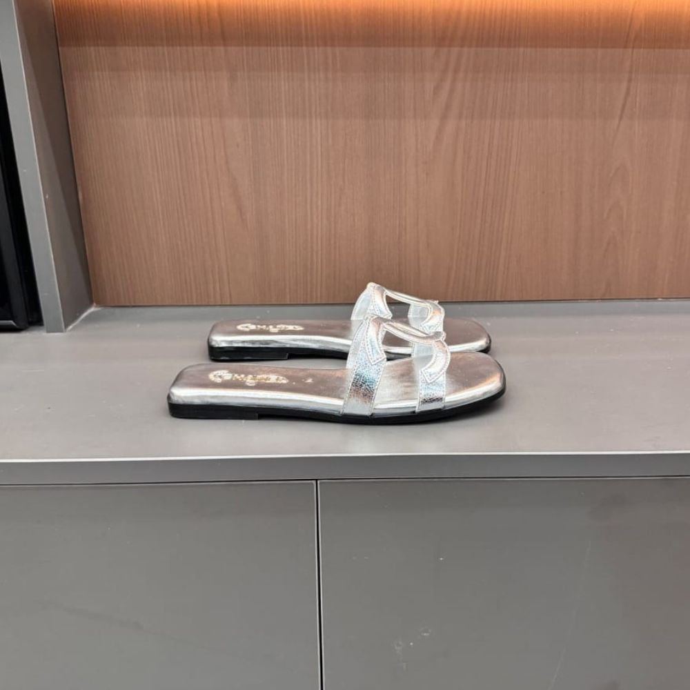 Chanel Mules Crackled Laminated Leather Silver - Image 2