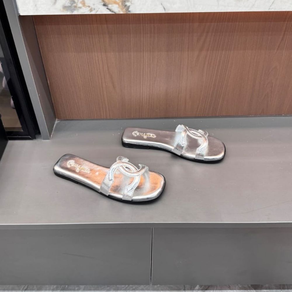 Chanel Mules Crackled Laminated Leather Silver - Image 3