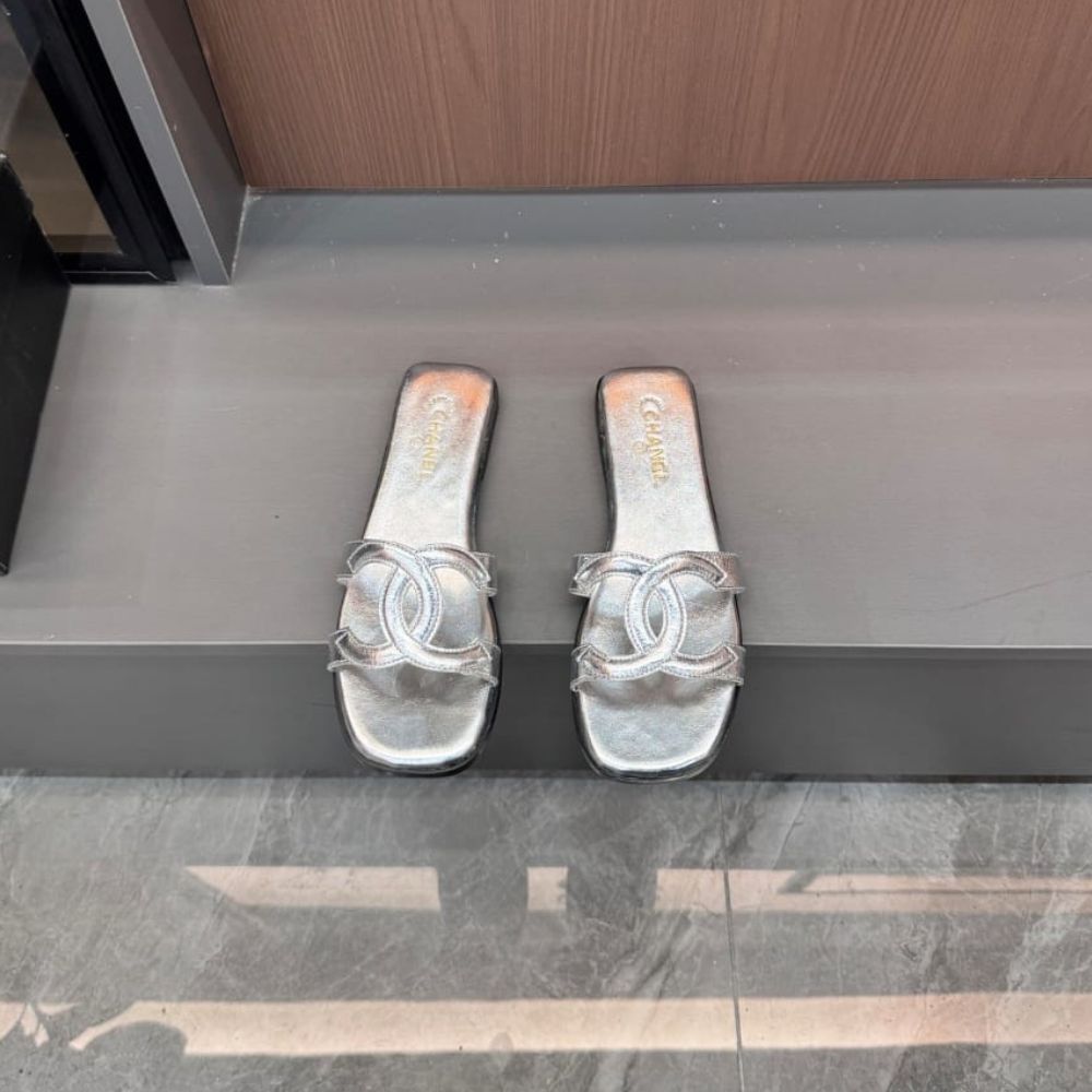 Chanel Mules Crackled Laminated Leather Silver - Image 6