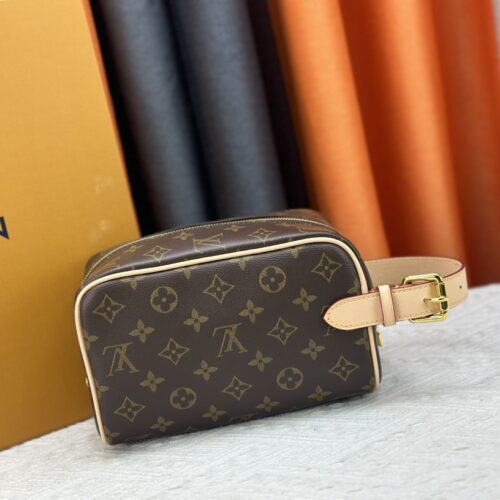 Alternative view of Louis Vuitton Locker Dopp Kit Monogram Canvas 23Cm M83112