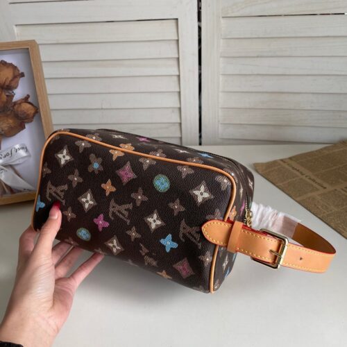 Alternative view of Louis Vuitton Locker Dopp Kit Monogram Craggy Canvas Chocolate 28Cm M47069