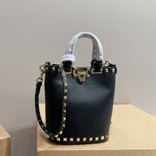 Alternative view of Valentino Rockstud Crossbody Pouch In Grainy Calfskin Black 16Cm 5W2P0W31Vsh 0No