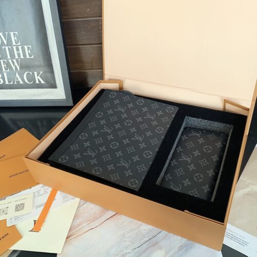 Alternative view of Louis Vuitton Voyage Mm Pochette Clutch Monoram Black 26Cm M61692