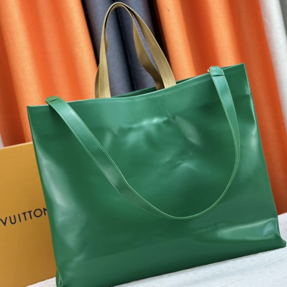 Louis Vuitton Shopper Tote MM Green 40Cm M13982 - Image 4