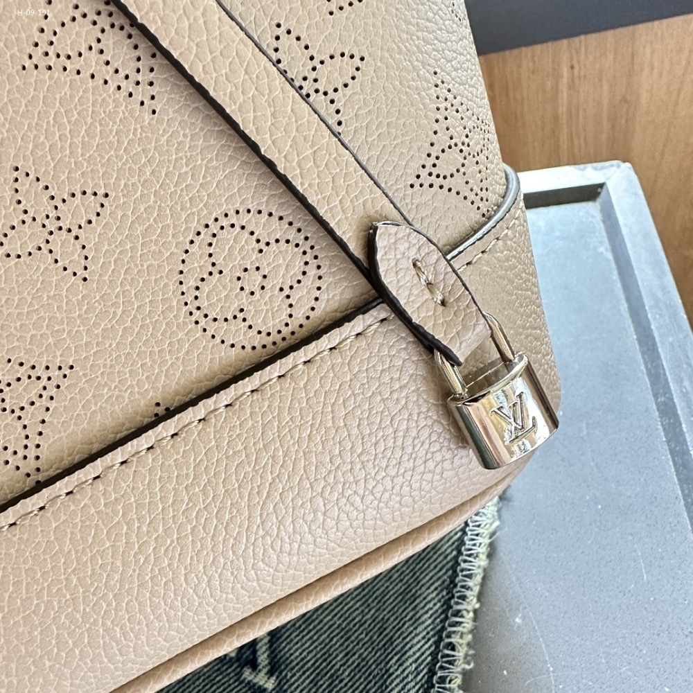 Louis Vuitton Flore Perforated Mahina Handle Bag Beige 28Cm M12140 - Image 6