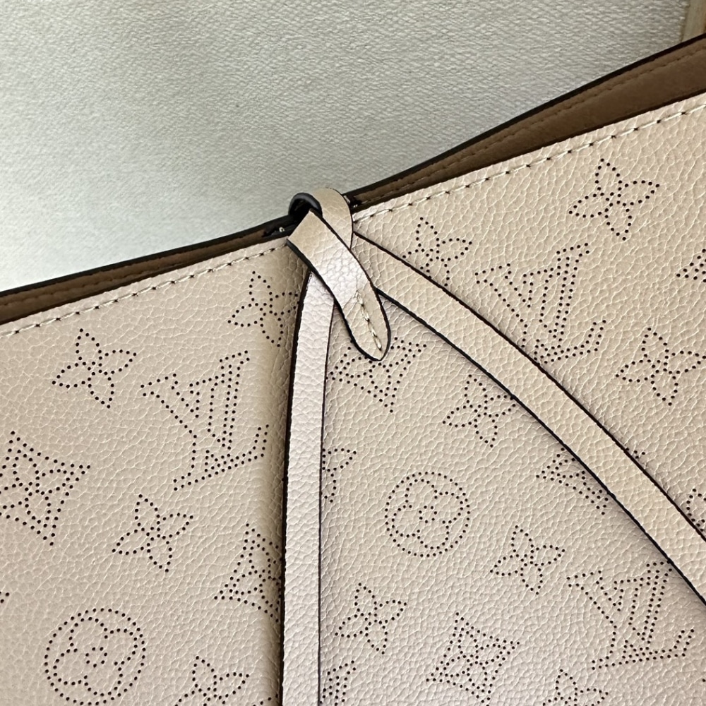 Louis Vuitton Flore Perforated Mahina Handle Bag Beige 28Cm M12140 - Image 8