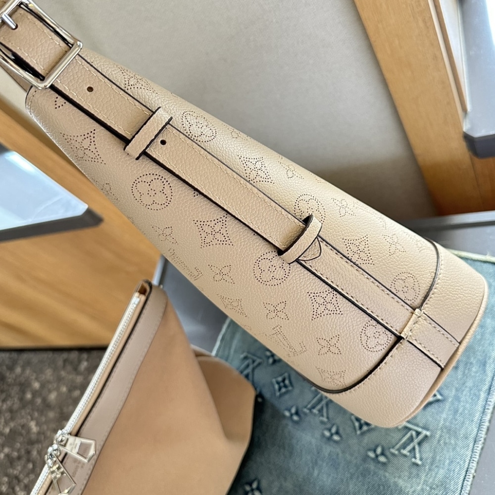 Louis Vuitton Flore Perforated Mahina Handle Bag Beige 28Cm M12140 - Image 10