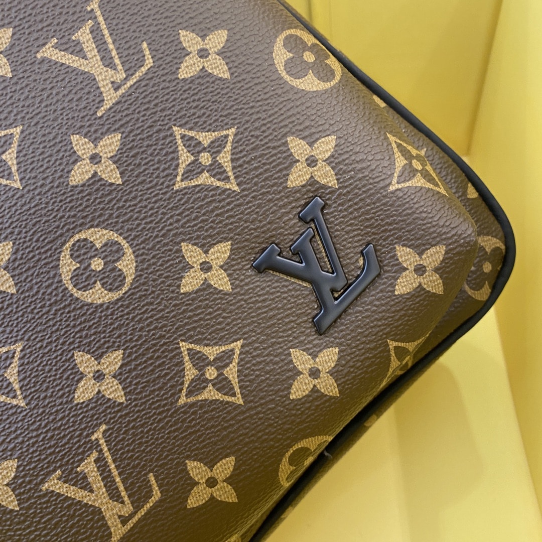 Louis Vuitton Avenue Slingbag Monogram Macassar Brown 31Cm M46327 - Image 4