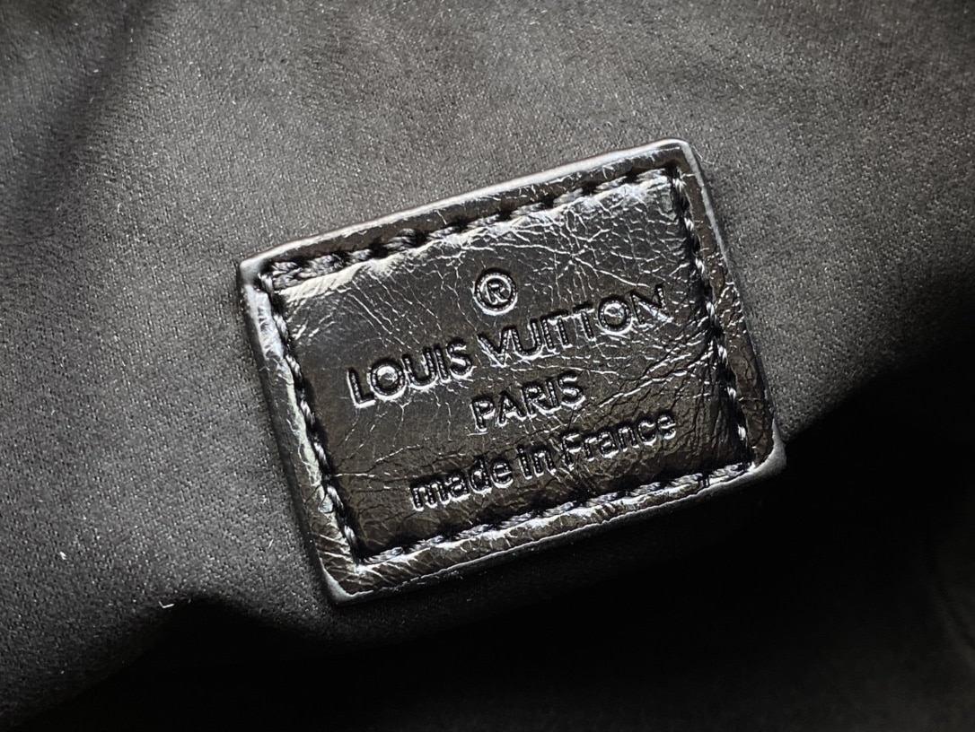 Louis Vuitton Néo Purse LV Charms Monogram Shoulder Bag Black 15Cm M82886 - Image 9