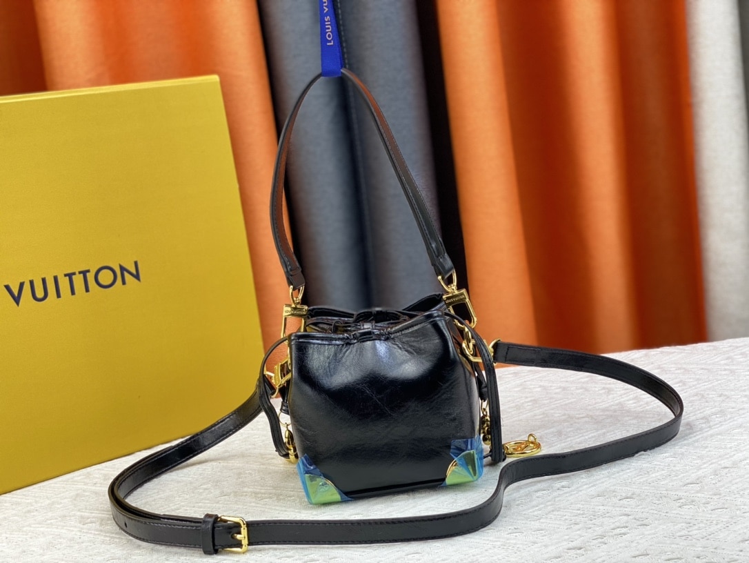 Louis Vuitton Néo Purse LV Charms Monogram Shoulder Bag Black 15Cm M82886 - Image 5