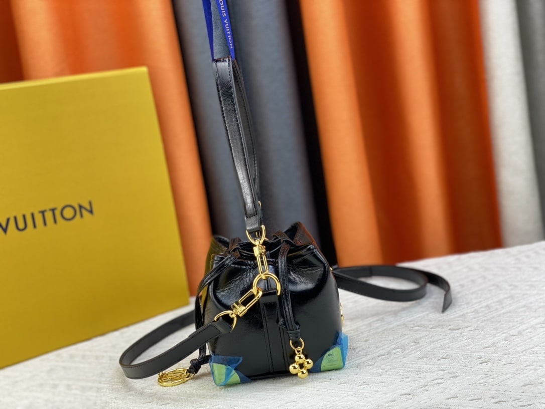 Louis Vuitton Néo Purse LV Charms Monogram Shoulder Bag Black 15Cm M82886 - Image 4