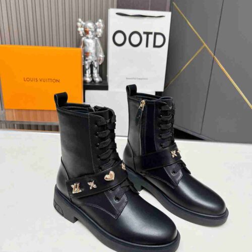 Alternative view of Louis Vuitton Citizen Flat Ranger Leather Boots Black 1Adazr