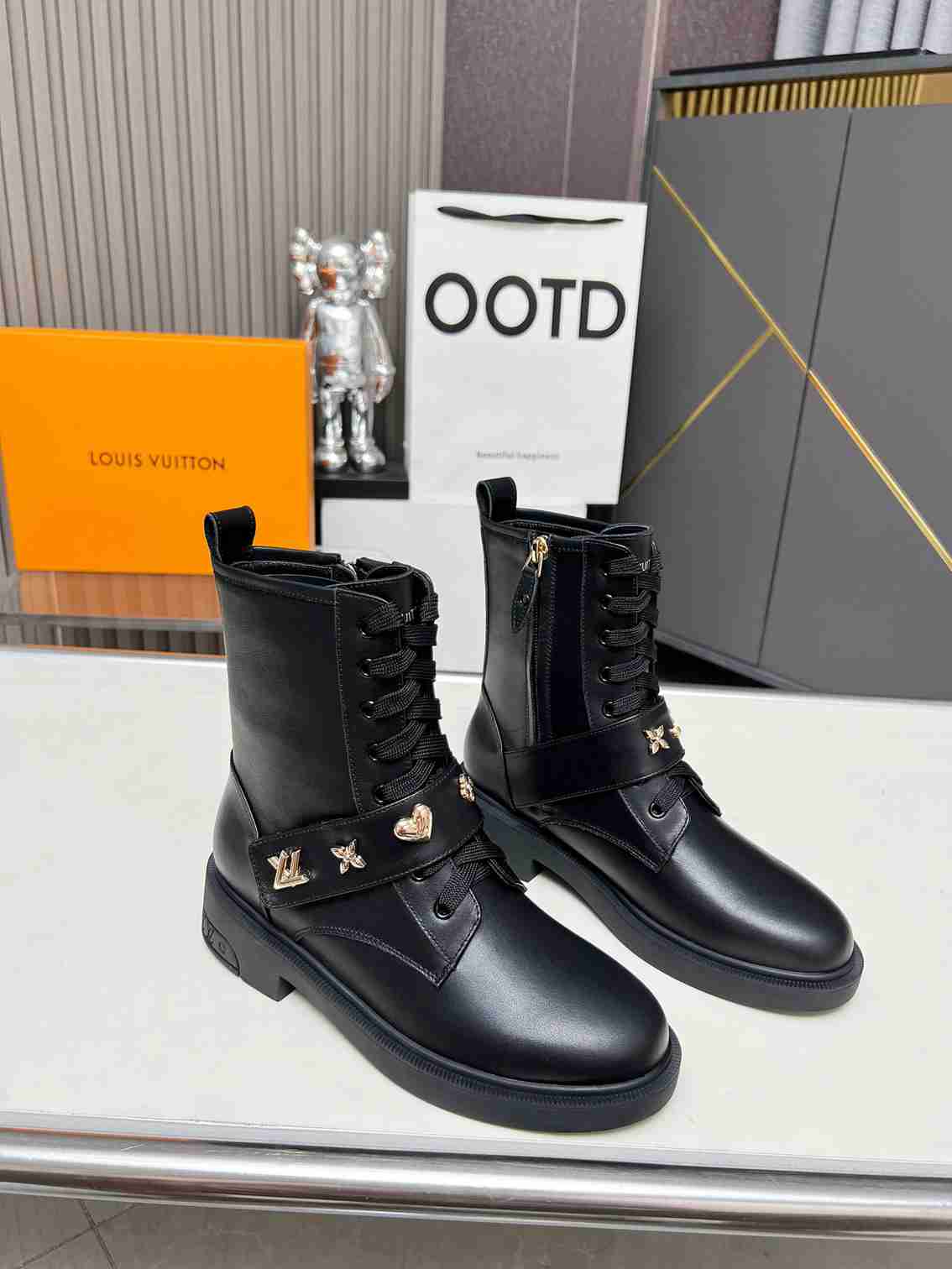 Louis Vuitton Citizen Flat Ranger Leather Boots Black 1Adazr - Image 2