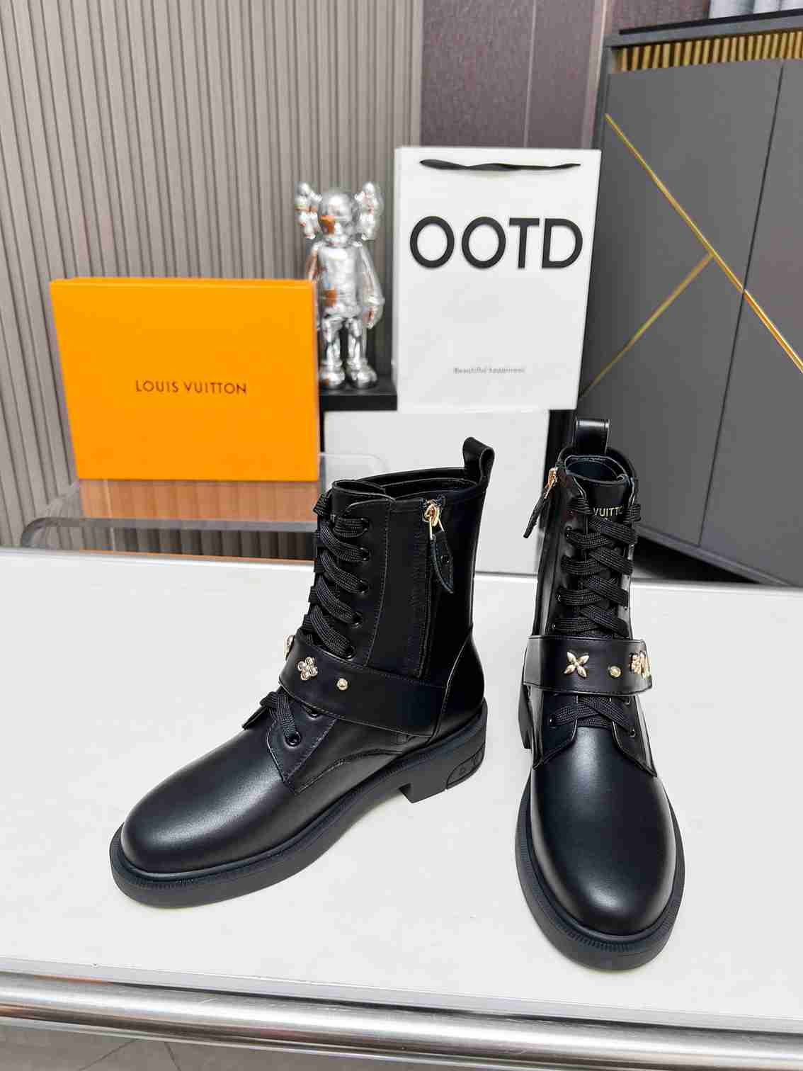Louis Vuitton Citizen Flat Ranger Leather Boots Black 1Adazr - Image 4