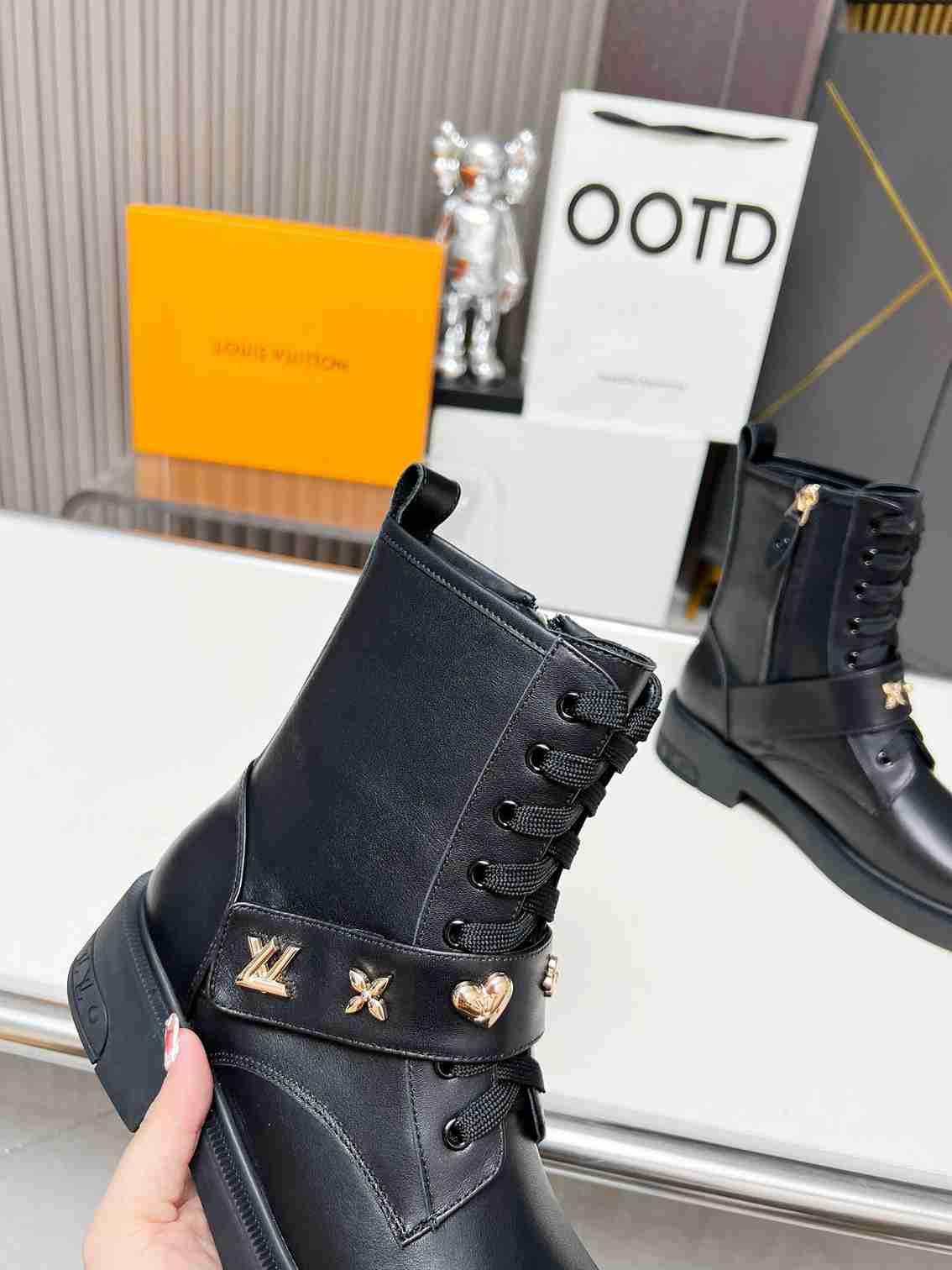 Louis Vuitton Citizen Flat Ranger Leather Boots Black 1Adazr - Image 7